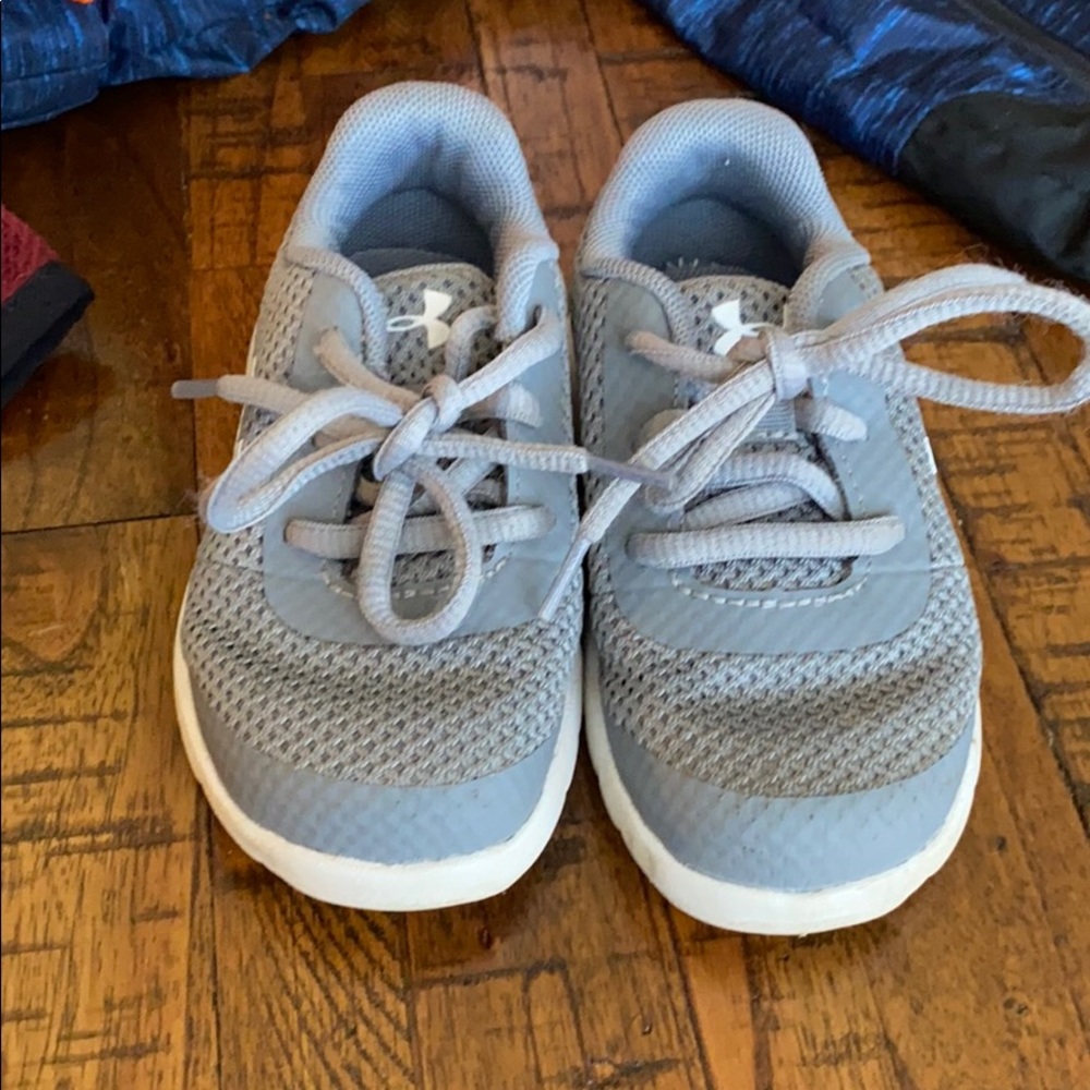 Toddler size 6 sneakers